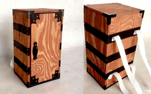 Japanese carpenter crafts beautiful bookcase replica of “Tanjiro’s box” from Demon Slayer