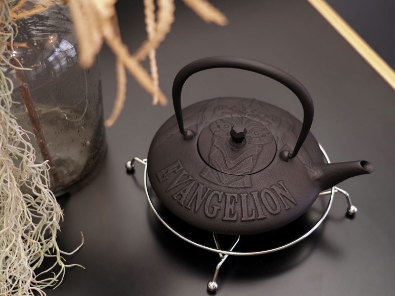 Give your tea an impact with Neon Genesis Evangelion traditional cast iron kettles