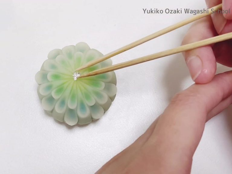 Learn how to make beautiful Japanese Nerikiri sweets with video series