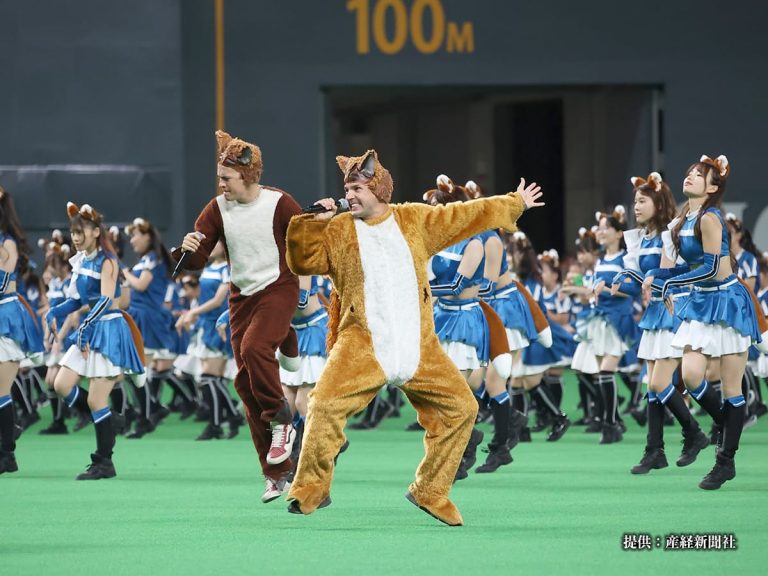 Ylvis performs “What Does The Fox Say?” in Japan at Nippon Ham Fighters baseball game