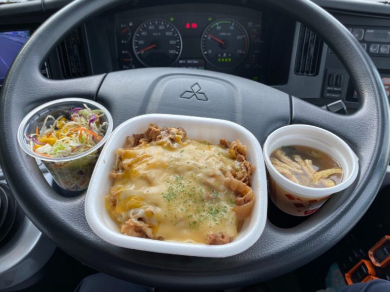 Full Japanese beef bowl sets being a perfect match for steering wheels delights bus drivers online