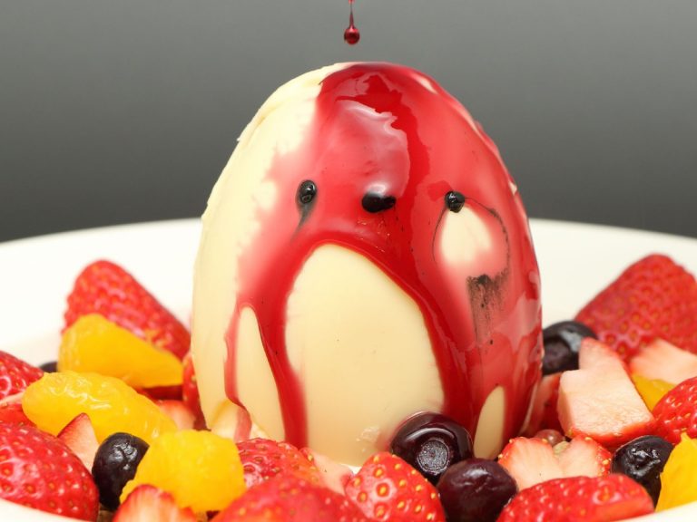 The cutest bird in Japan gets turned into horrifyingly delicious dessert straight out of Berserk anime