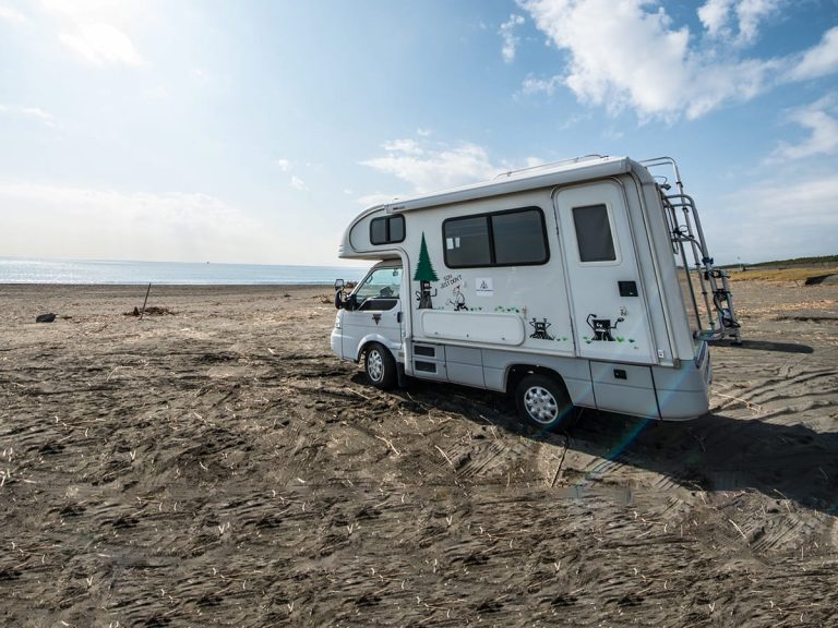 Telework in the great outdoors with camping car rental service Caravan Work