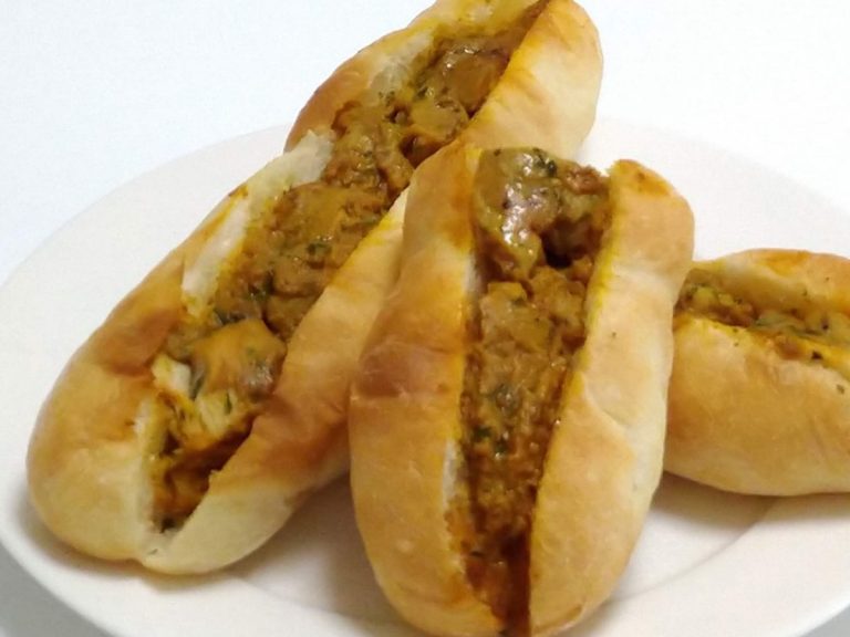 Butter chicken curry dog named Japan’s number 1 curry bread