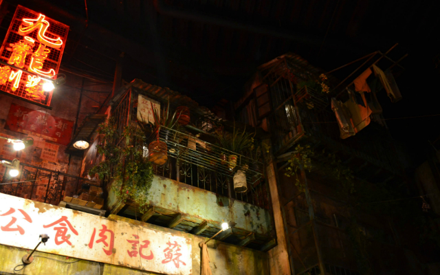 This Tokyo Arcade’s Creepy Dystopian Atmosphere is Straight Out of Blade Runner