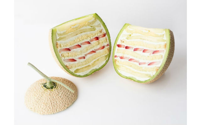 New Japanese cakes served up in whole melons, oranges, and pineapples for fruity dessert