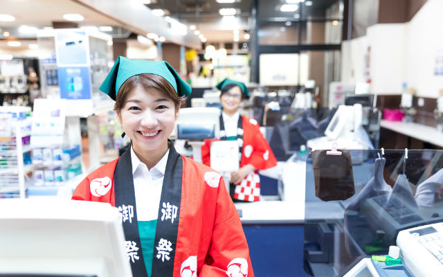 Japanese supermarket “Life” lauded for support of employees during pandemic
