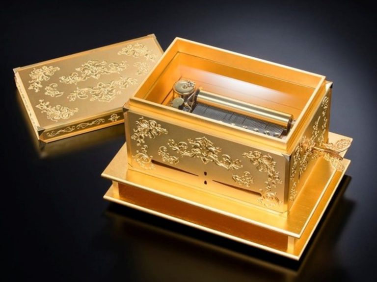 SGC and Nidec Sankyo begin selling golden music boxes just in time for the New Year