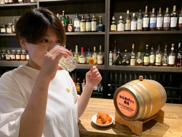 Japan’s new convenience store bar serves whisky made to pair with karaage fried chicken