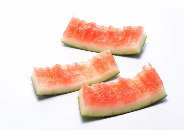 Don’t throw away your watermelon rinds!  Simple trick to turn watermelon leftovers into delicious treats
