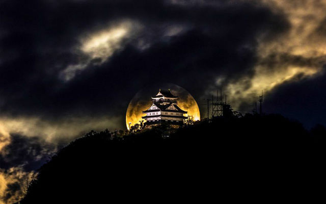Japanese Photographer Captures Breathtaking Images Of Gifu Castle Against Reiwa Era’s First Cold Moon