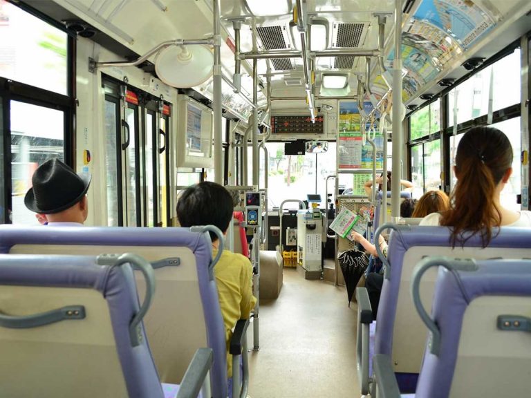 Japanese Twitter user shares unexpected reaction to maskless elderly bus passenger