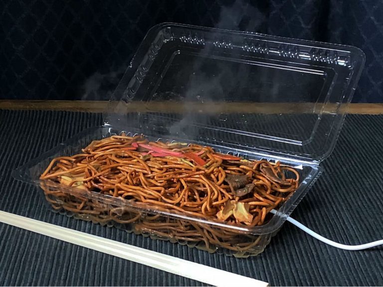 Japanese artist crafts super realistic and delicious-looking yakisoba humidifier