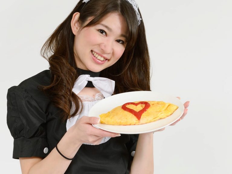 Daughter’s omurice with ketchup message is better than anything maid cafes could make
