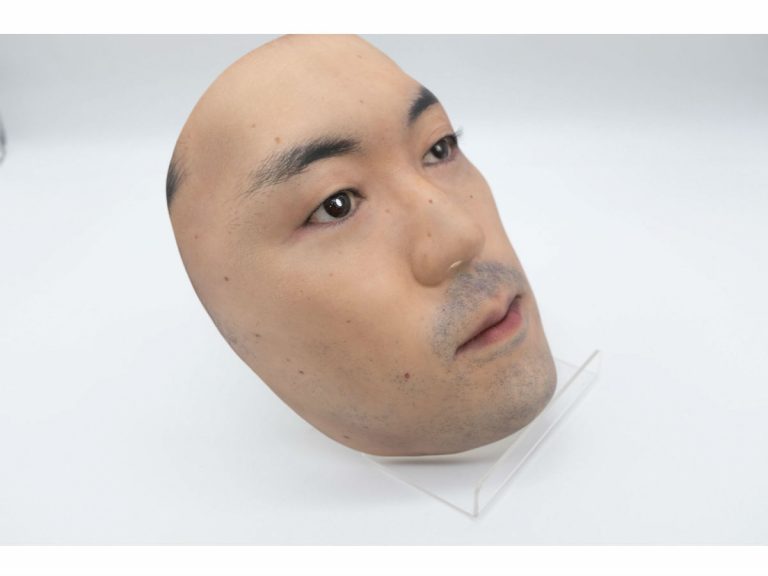 Japanese company will “buy your face” and turn it into a super realistic face mask to sell