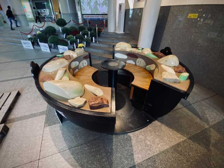 Clever stew benches in Japan let you simmer in local delicacy
