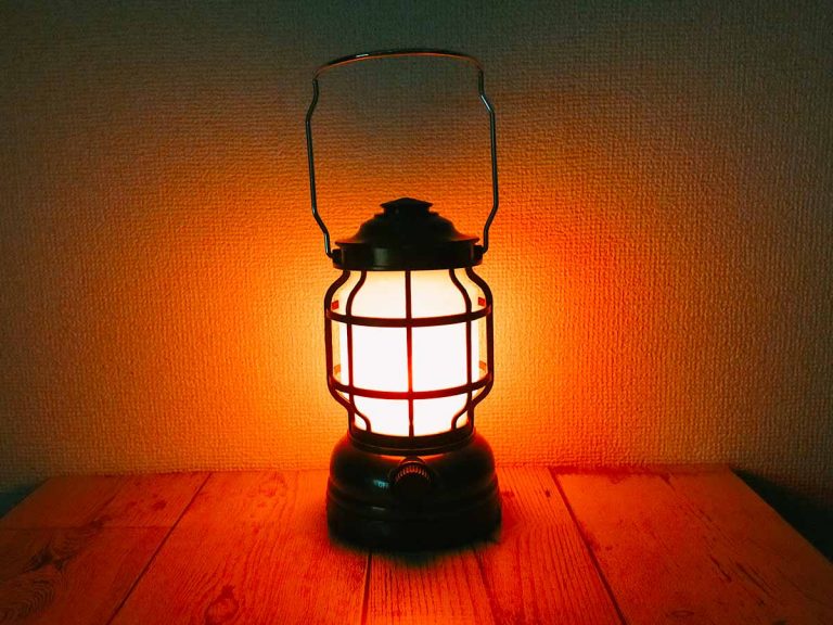 Daiso’s lantern lights are flying off shelves, so we reviewed them to find out why