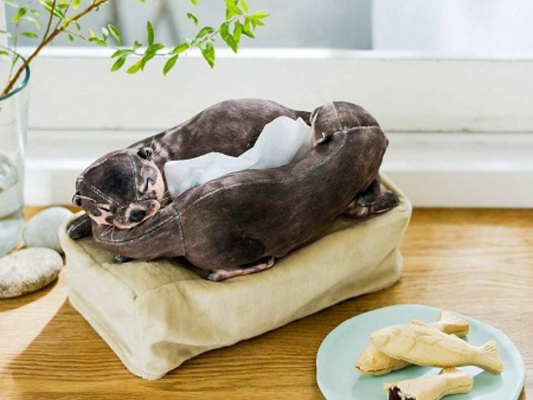 Adorable cuddling otter tissue boxes will have you always reaching for a tissue