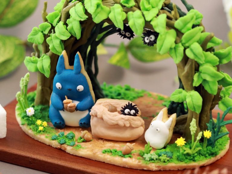 Amazing My Neighbor Totoro edible diorama is a Studio Ghibli fan’s dessert dream