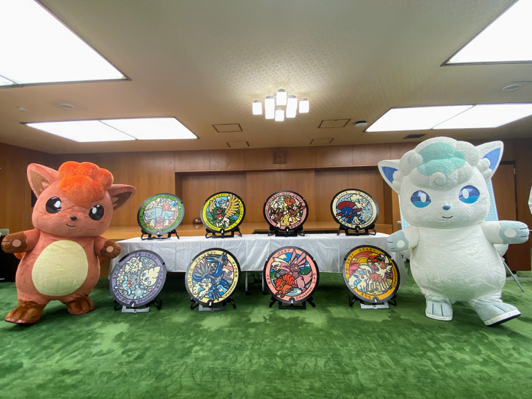 Vulpix and Alolan Vulpix take over Hokkaido with even more awesome Pokemon manhole covers
