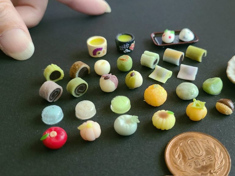 Miniature food artist makes surprisingly realistic tiny Japanese sweets, food, drinks and more