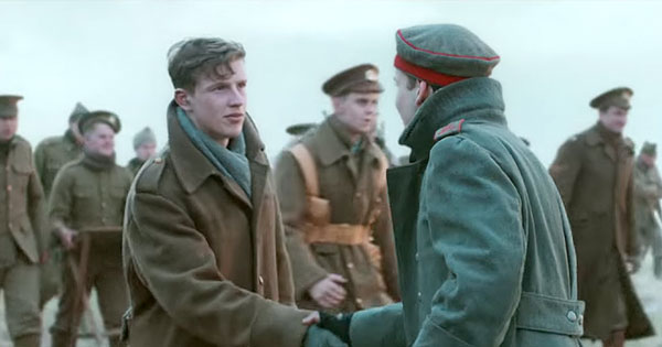 奇跡の クリスマス休戦 を映像で再現 大戦中この日だけ友となった兵士たち Grape グレイプ