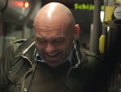ひとりの笑顔が、地下鉄の車内じゅうに笑いをもたらした！