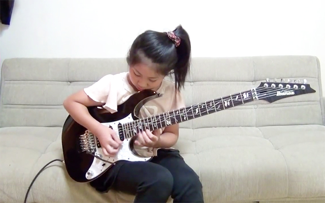 女の子のギターテクが超絶スゴい 世界的ギタリストも絶賛 Grape グレイプ
