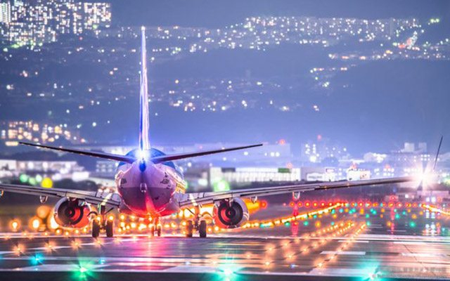 伊丹空港で撮影された 飛行機離陸 の瞬間 美しい写真にため息 写真8選 Grape グレイプ