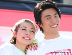 仲里依紗がアップした水着写真が話題　中尾明慶との夫婦仲良しショットも