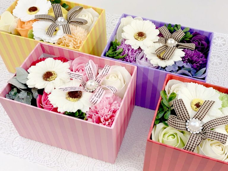かわいいボックスに入った花の入浴剤 泡風呂なんてぜい沢 飾っても素敵 Grape グレイプ