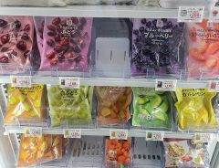セブンイレブンの冷凍フルーツをランキング！　７種の値段やおすすめの食べ方は？