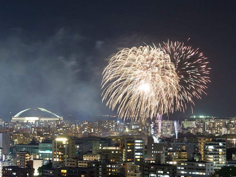 日本全国を花火で明るく Gw中に史上最大規模の花火大会が行われる Grape グレイプ
