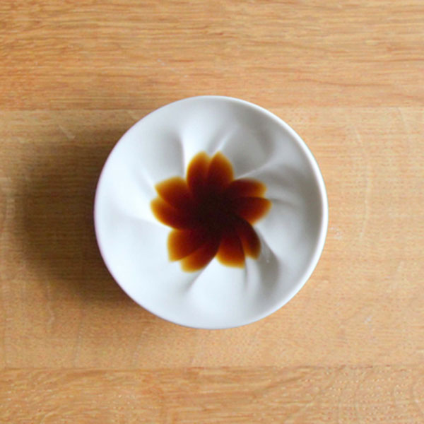 花が浮き出るしょうゆ皿【桜】 ２枚セット – grape SHOP