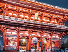 「浅草寺は雨の日に本気を出す」　浅草で撮影された１枚に、１１万人がいいね