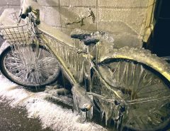 冬の日、自転車を外に置いていたら　「すごいことになった」