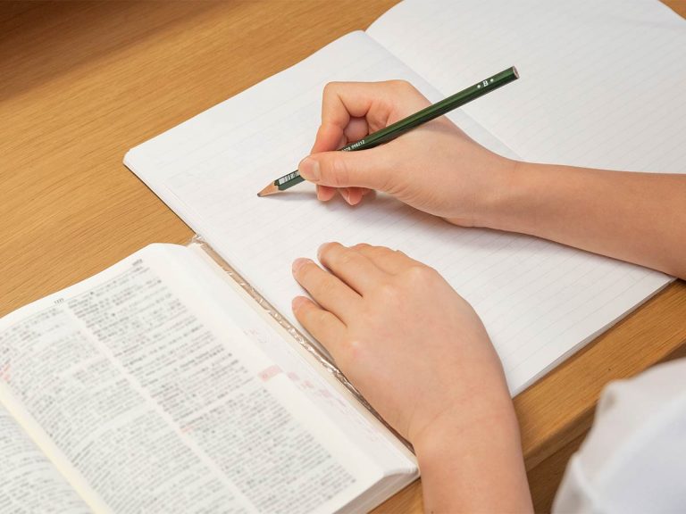 悪事千里を走る の意味と由来とは 類義語と対義語も紹介 Grape グレイプ