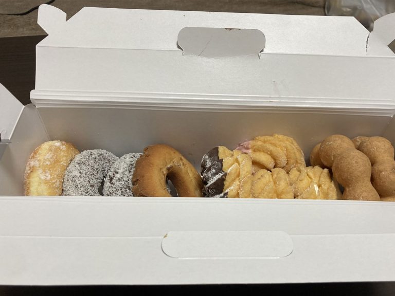 人生で初めて ミスドで大喜びしている姿に めっちゃ面白い いい笑顔 Grape グレイプ 人生で初めて ミスドで大喜びしている姿に めっちゃ面白い いい笑顔 Grape グレイプ