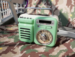 災害時にあると心強い！１台７役、おしゃれに備えられるレトロデザインな『ラジオ』