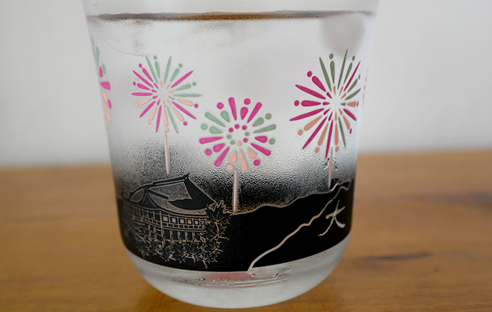 温度で色づく京都グラス２種セット 夏の花火と冬の町家