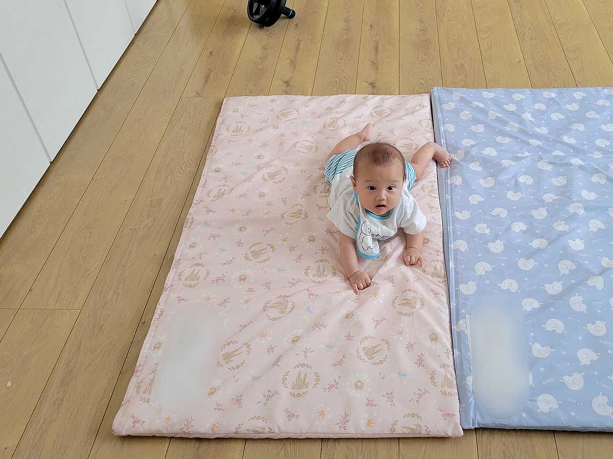 赤ちゃんの写真