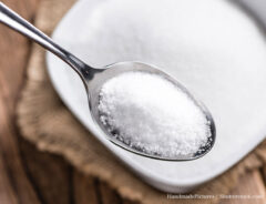 グラニュー糖と砂糖（上白糖）は代用できる｜注意点や料理ごとの違いを解説