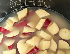 シンプルだからこそおいしい　うまみたっぷりな『サツマイモご飯』の作り方