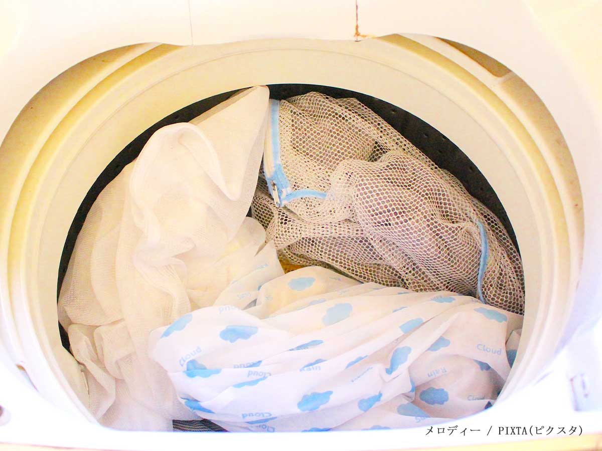 洗濯機の衣類の写真