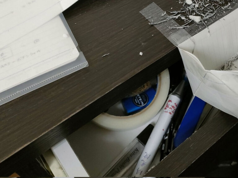 設計ミスに笑った」「強く生きて」 消しカスを片付けたかった、大学生