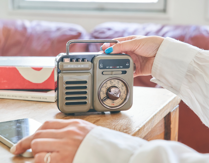 レトロラジオ（ウォームグレーイメージ）の写真