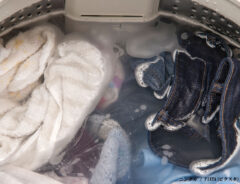 ウエットクリーニングとは　水と専用の洗剤で洗う手法！　向いている製品や注意点を解説
