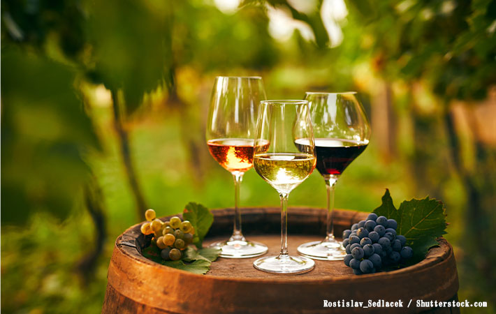 ３種のワインの写真