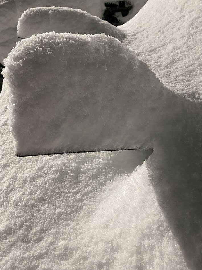 雪が積もったワイパー写真