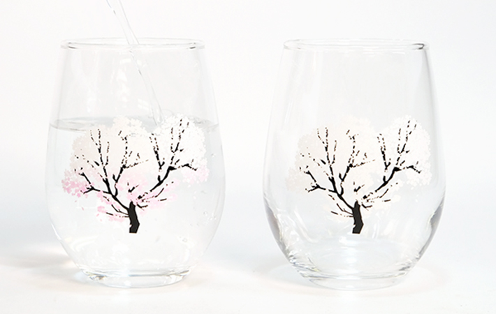 【温度で色が変わるグラス】冷感桜　フリーグラスペアセットの画像